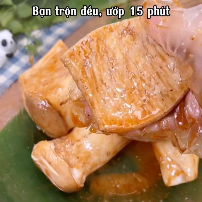 Step 2 Marinate vegetarian ribs and king oyster mushrooms for vegetarian Cao lầu (Recipe shared by Tiktok Vegetarian Kitchen XANH)