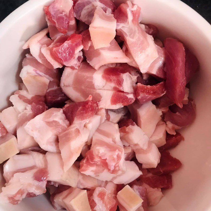 Step 3 Marinate the cassava for Phu Tho cassava cake