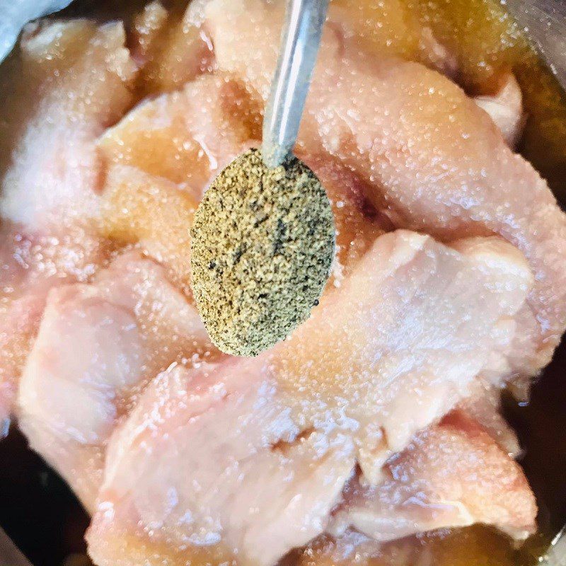 Step 2 Marinate the meat Pork floss (recipe shared by user)