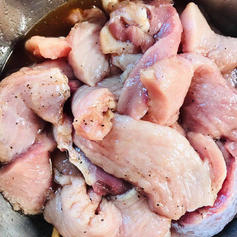 Step 2 Marinate the meat Pork floss (recipe shared by user)