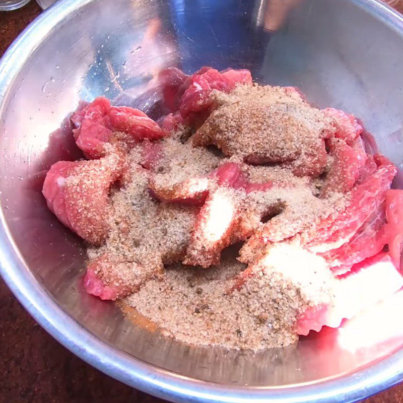 Step 3 Marinate the beef for sun-dried beef