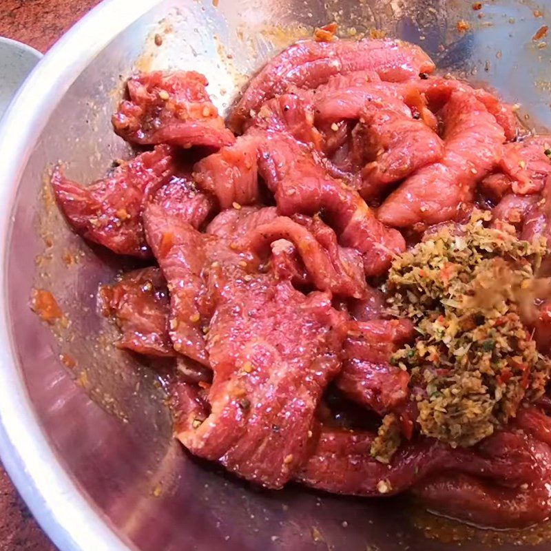 Step 3 Marinate the beef for sun-dried beef