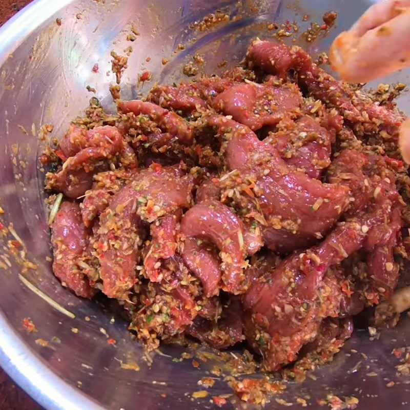 Step 3 Marinate the beef for sun-dried beef