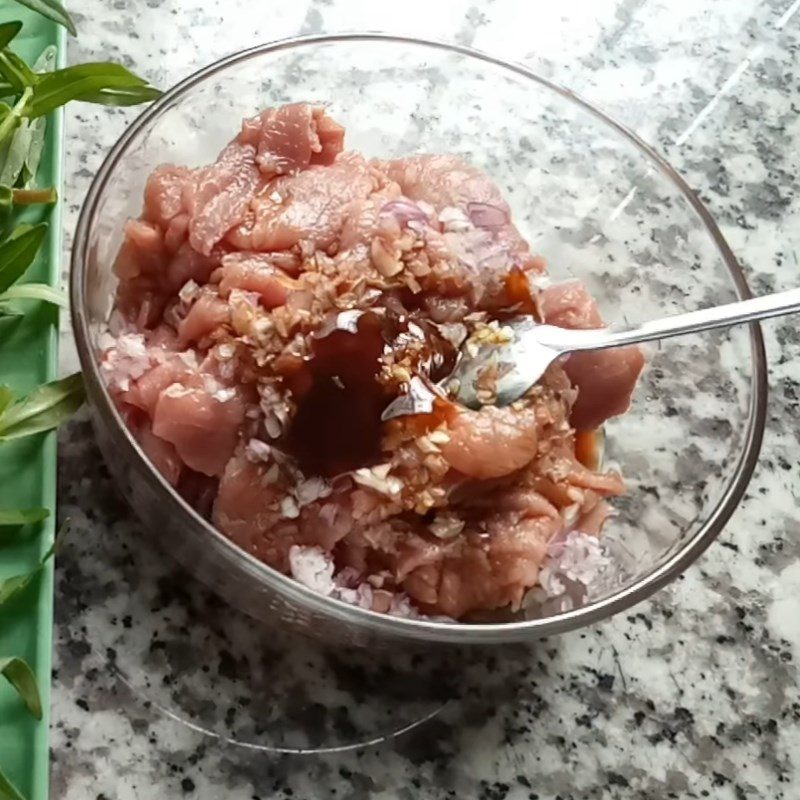 Step 2 Marinate the beef Stir-fried beef with knotweed