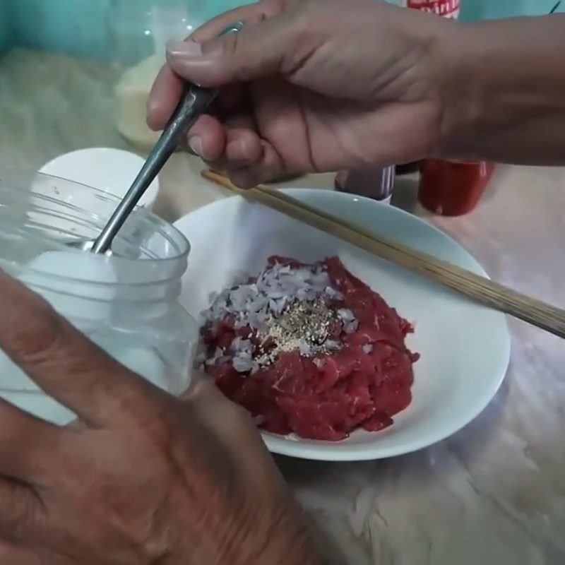 Step 3 Marinate the beef Beef with Vietnamese perilla