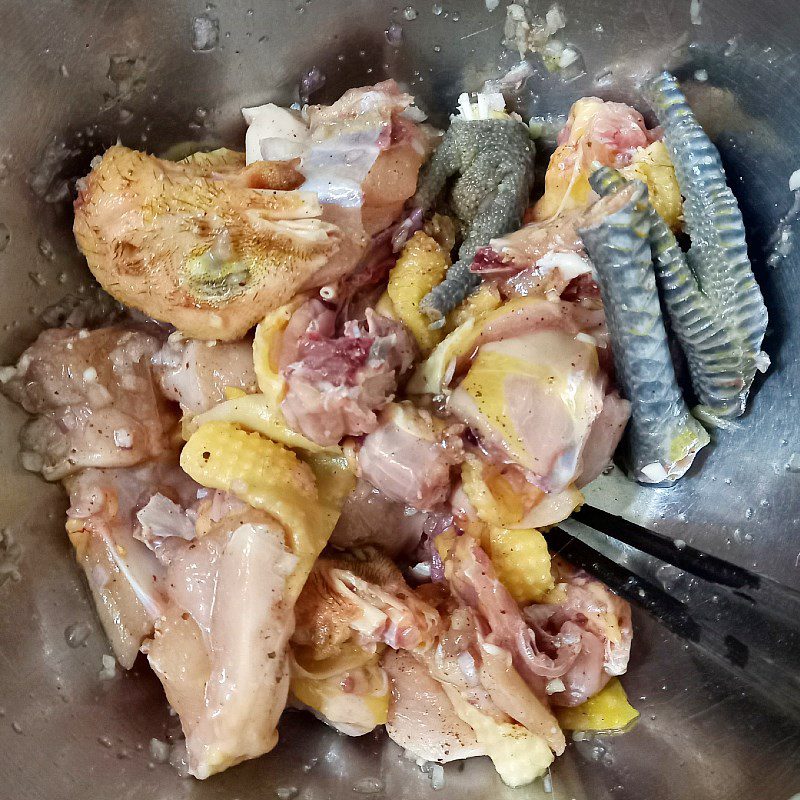 Step 2 Marinate the chicken Chicken soup with sour leaves
