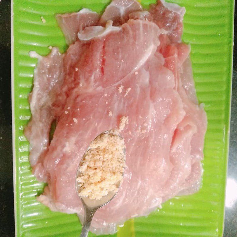 Step 2 Marinate the pork for Cheese-wrapped Meat