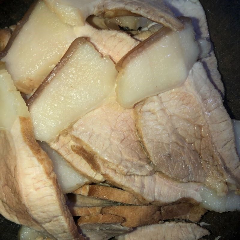 Step 4 Marinate the pork Crab noodle soup