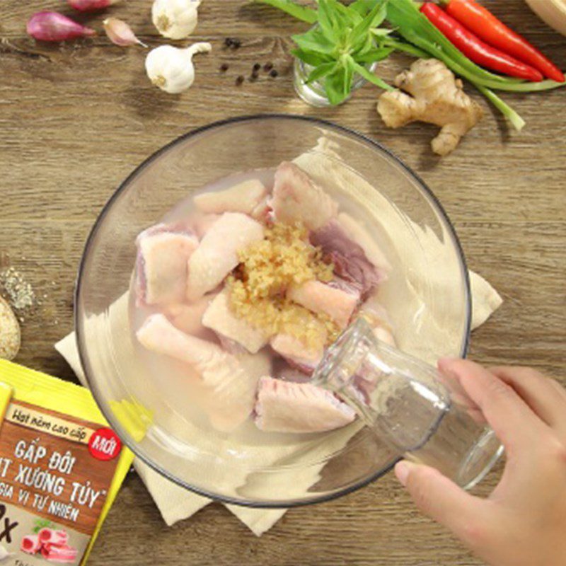 Step 2 Marinate the duck meat for Duck Soup with Bamboo Shoots