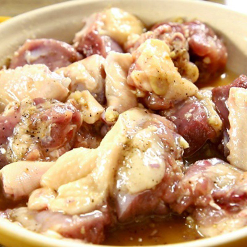 Step 2 Marinate duck meat for duck soup with bamboo shoots