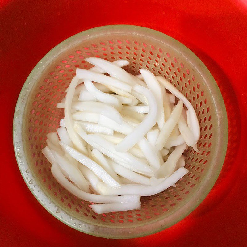 Step 2 Marinate and dry the radish Pickled radish