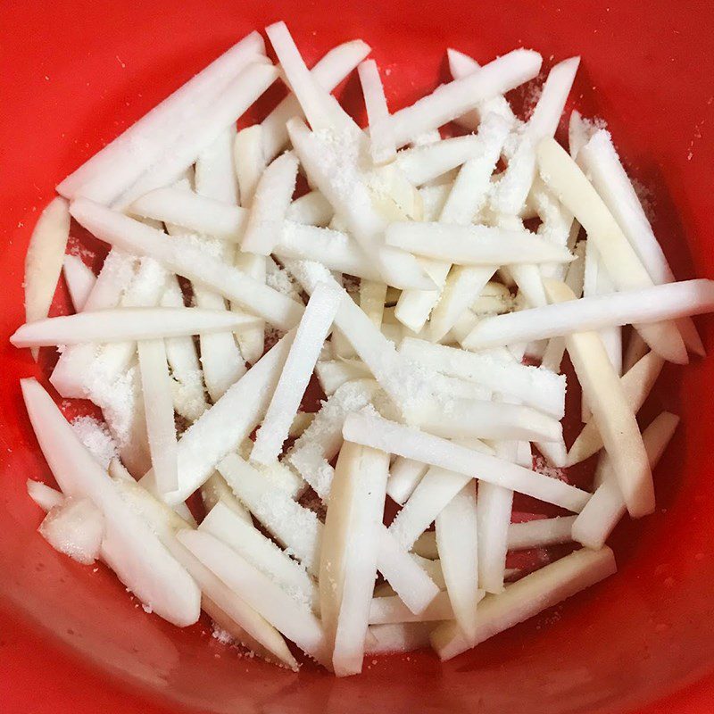 Step 2 Marinate and dry the radish Pickled radish