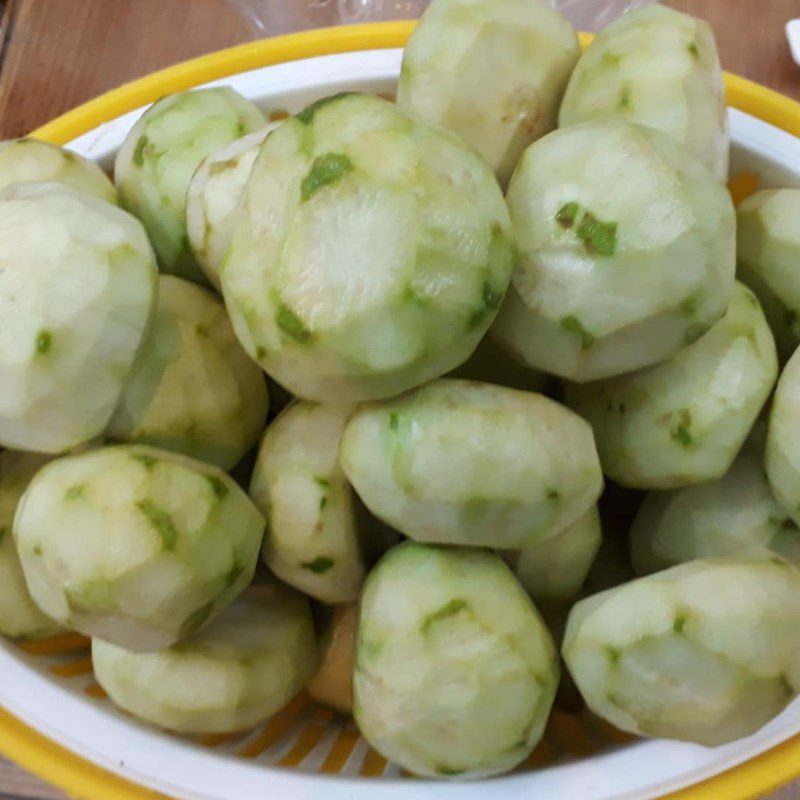 Step 1 Prepare the figs for Pickled Fig