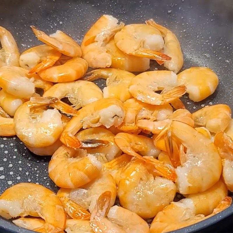 Step 1 Sauté shrimp filling for Hue dry pancake with shrimp filling using a mold