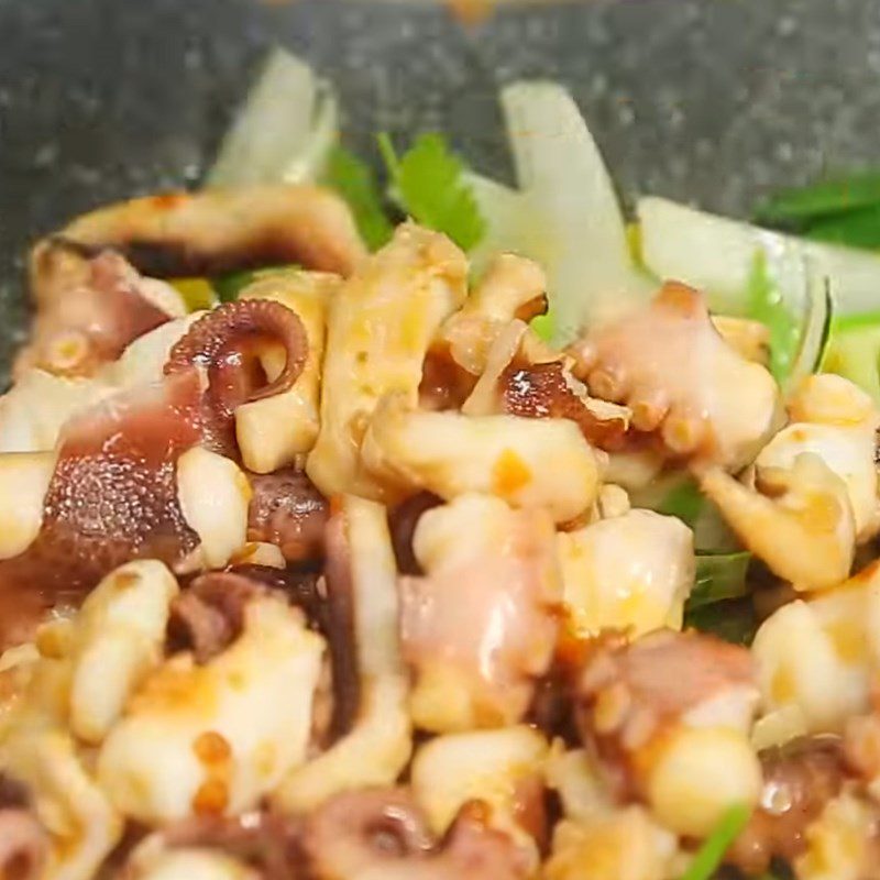 Step 3 Stir-fried octopus and celery Stir-fried octopus with celery
