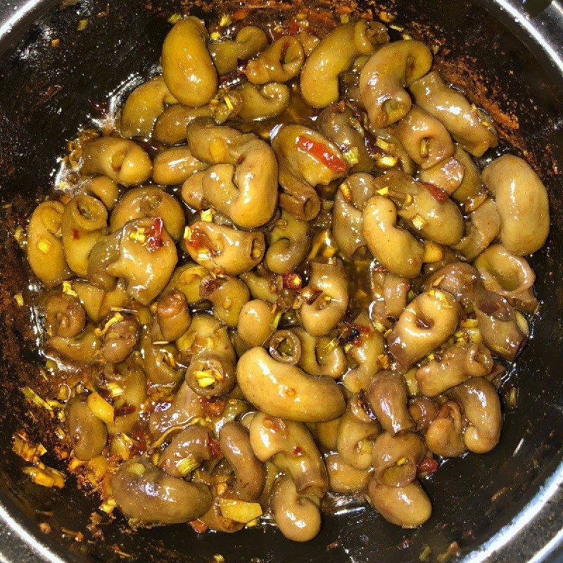 Step 3 Stir-fried Pangasius intestines with lemongrass and chili Stir-fried Pangasius intestines with lemongrass and chili (recipe shared by users)