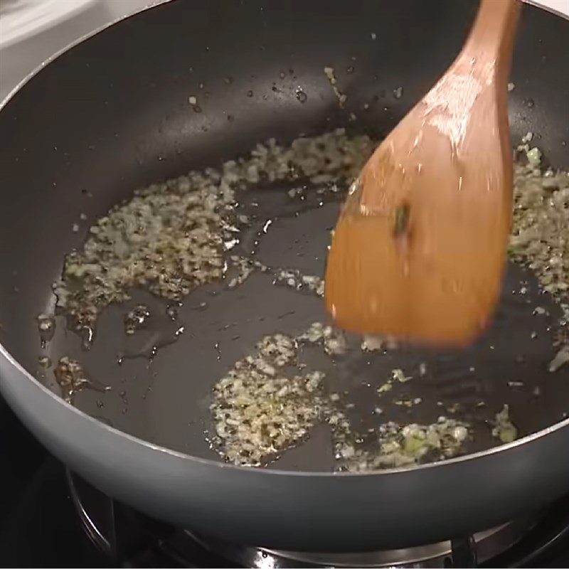 Step 4 Stir-fried noodles Stir-fried noodles with sour cabbage