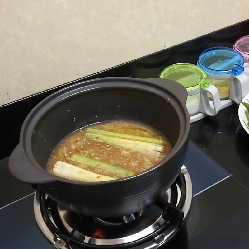 Step 2 Sauté the ingredients Steamed green mussels with lemongrass