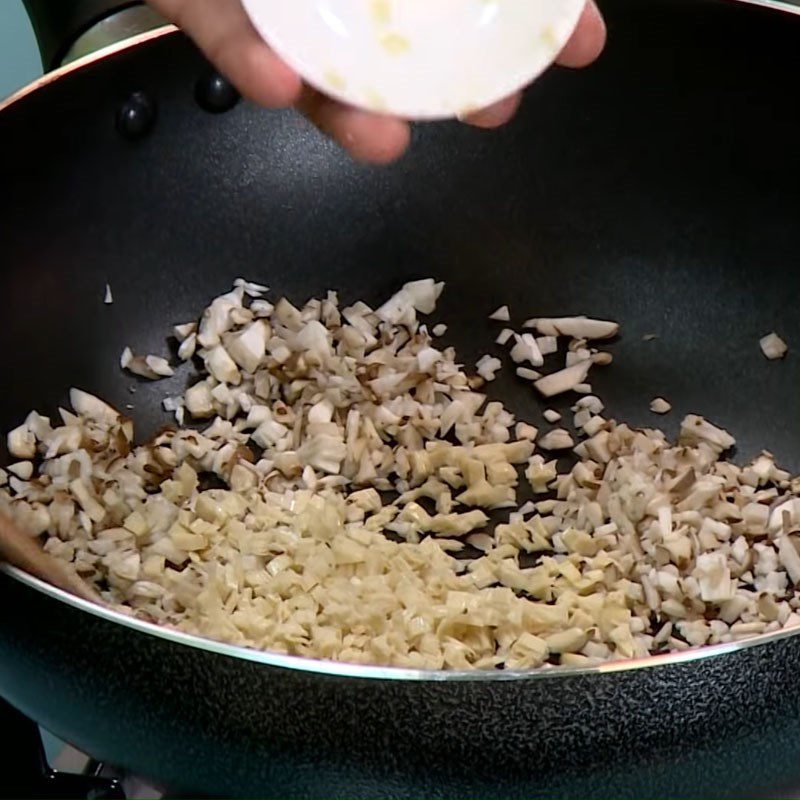 Step 2 Sauté the ingredients Vegetarian fried rice bowl