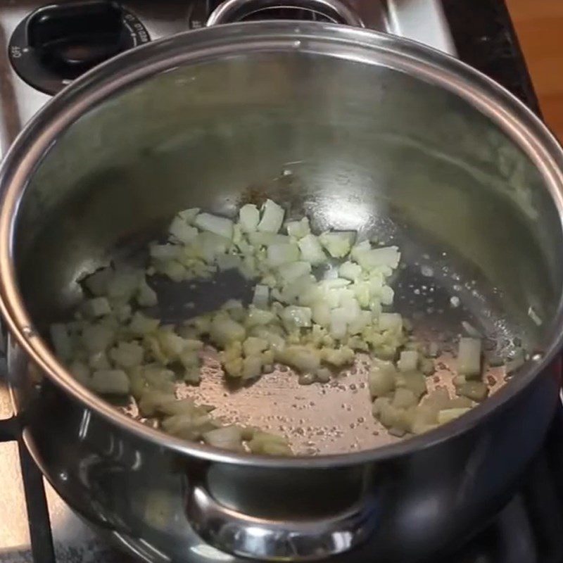 Step 3 Sauté the ingredients Steamed Green Mussels with Wine