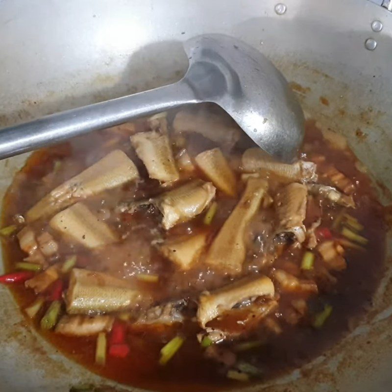 Step 4 Braised Fish