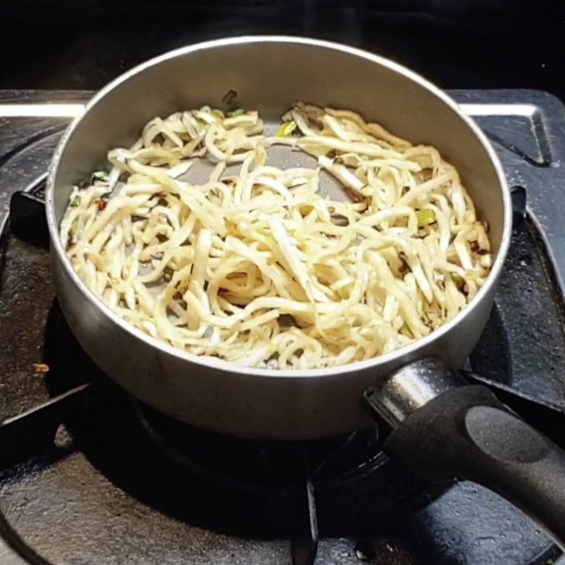 Step 3 Stir-fried Radish Pickled radish stir-fry