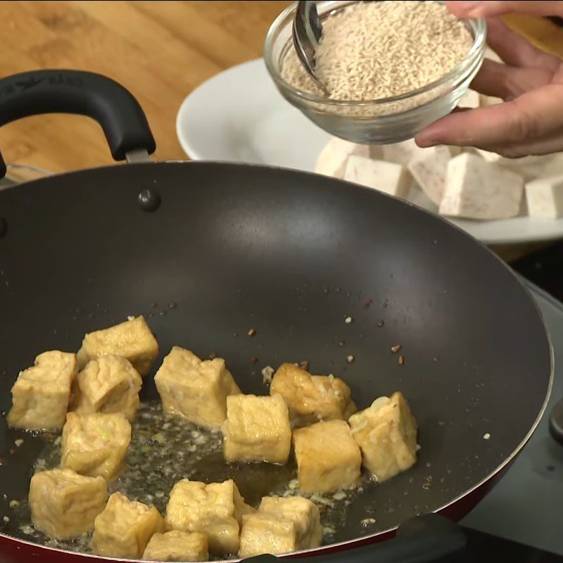 Step 3 Stir-fried Tofu Vegetarian Taro Soup with Tofu