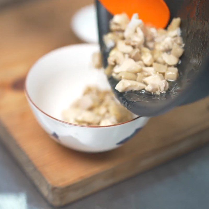 Step 2 Stir-fried chicken Cheese stir-fried noodles