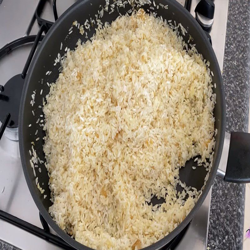 Step 4 Stir-frying rice and cooking Vegetarian Hainanese Chicken Rice