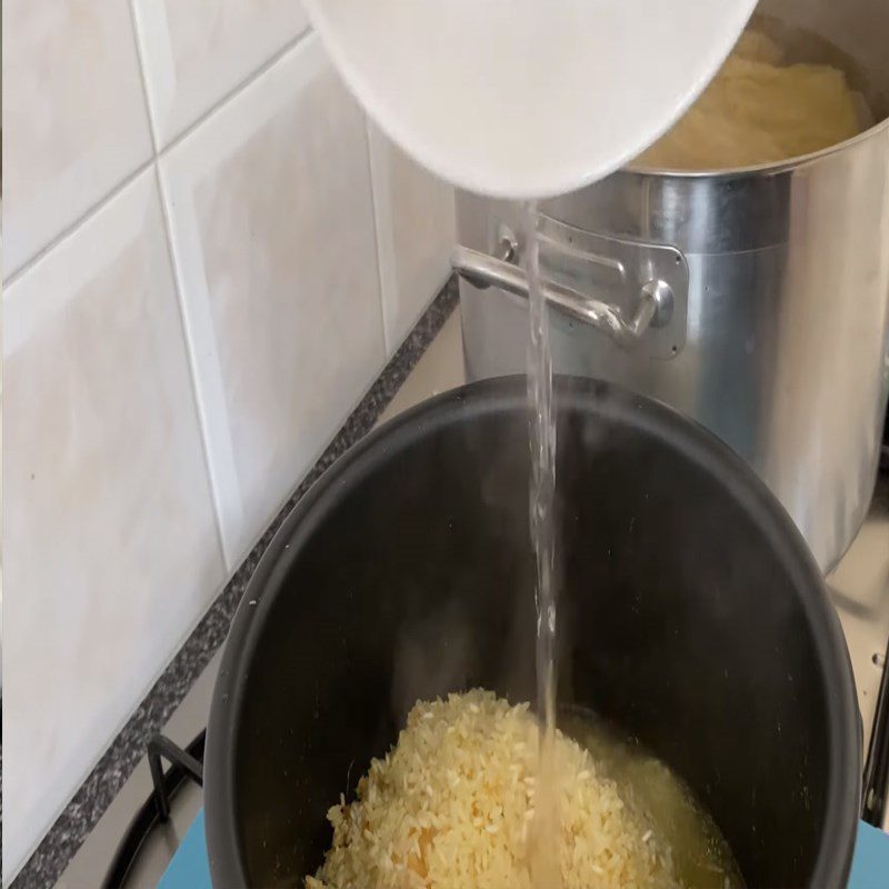 Step 4 Stir-frying rice and cooking Vegetarian Hainanese Chicken Rice