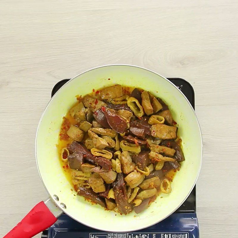 Step 2 Stir-fry Pork Intestines for Stir-fried Pork Intestines with Turmeric