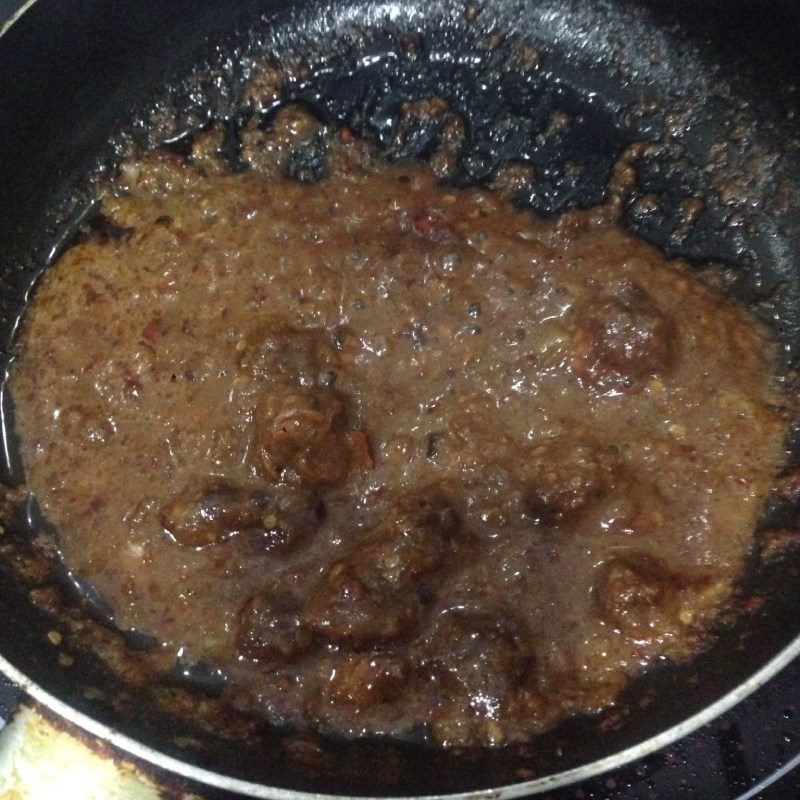 Step 2 Stir-fry shrimp paste Shrimp paste for fruit (Recipe shared by users)