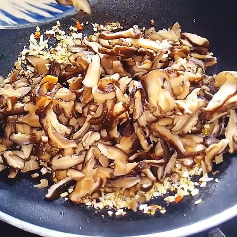Step 4 Sautéed mushrooms Shiitake mushrooms sautéed with pineapple