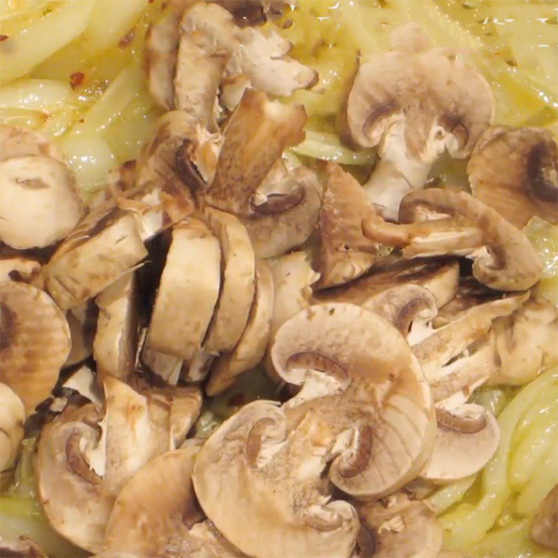 Step 2 Stir-fried King Oyster Mushroom and Broccoli King Oyster Mushroom stir-fried with vegetarian broccoli