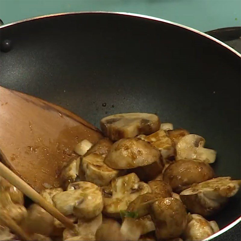 Step 2 Stir-fry Mushroom and Celery Stir-fried Mushroom with Celery