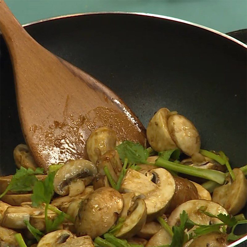 Step 2 Stir-fry Mushroom and Celery Stir-fried Mushroom with Celery