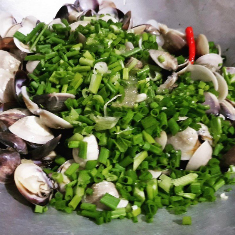 Step 4 Sautéed Clams Sautéed clams with green onions