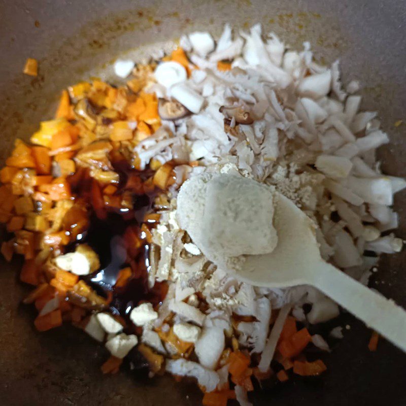 Step 2 Sauté ingredients for vegetarian noodle salad with mushrooms