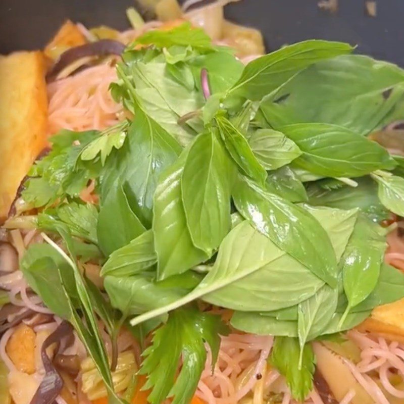 Step 6 Sauté the ingredients Stir-fried rice noodles with pickled mustard greens (Recipe shared by Tiktok Vegetarian Kitchen XANH)