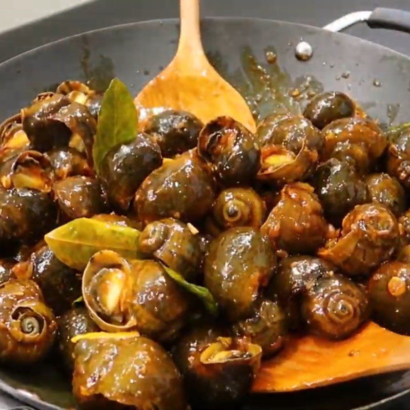 Step 3 Stir-fried snails Stir-fried snails with satay