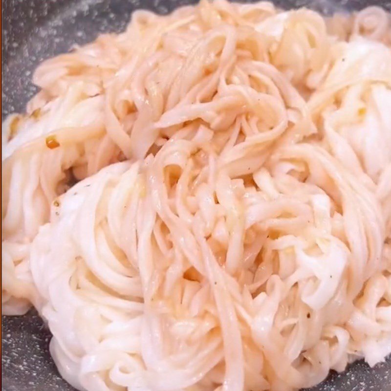 Step 2 Stir-fried Pho Vegetarian Mushroom Pho