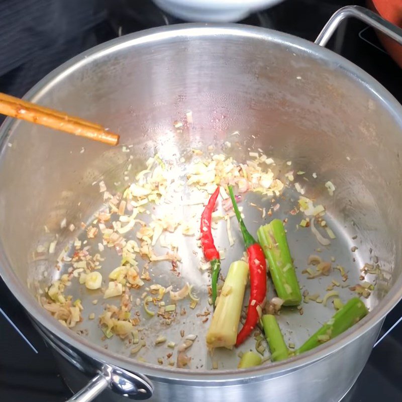 Step 6 Stir-frying vegetables Mackerel curry