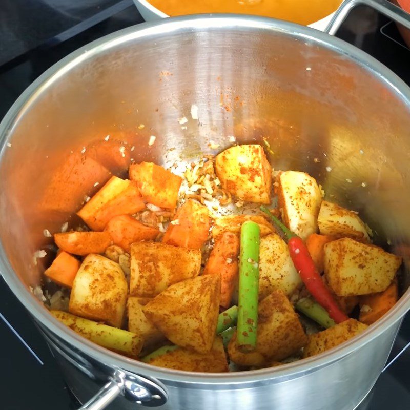 Step 6 Stir-frying vegetables Mackerel curry