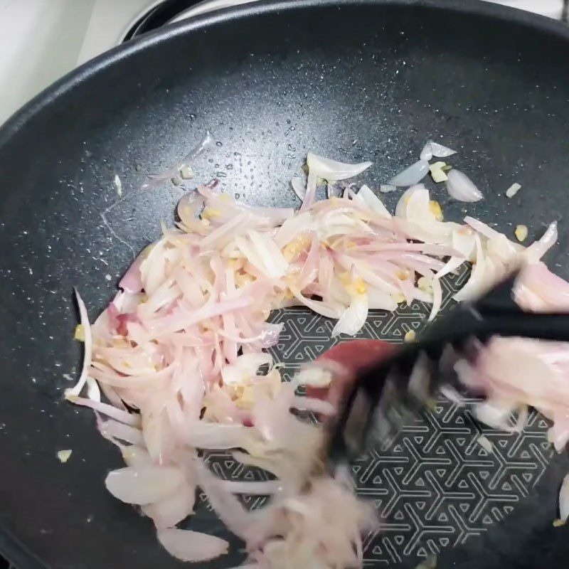 Step 4 Sautéing the chicken Chicken curry with fresh milk