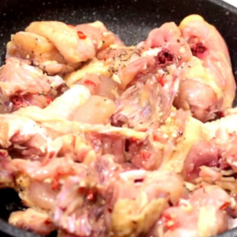 Step 3 Sauté the chicken Braised chicken with basil