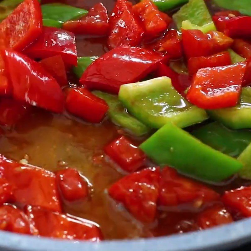 Step 3 Stir-fry the ribs Sweet and sour ribs from tofu