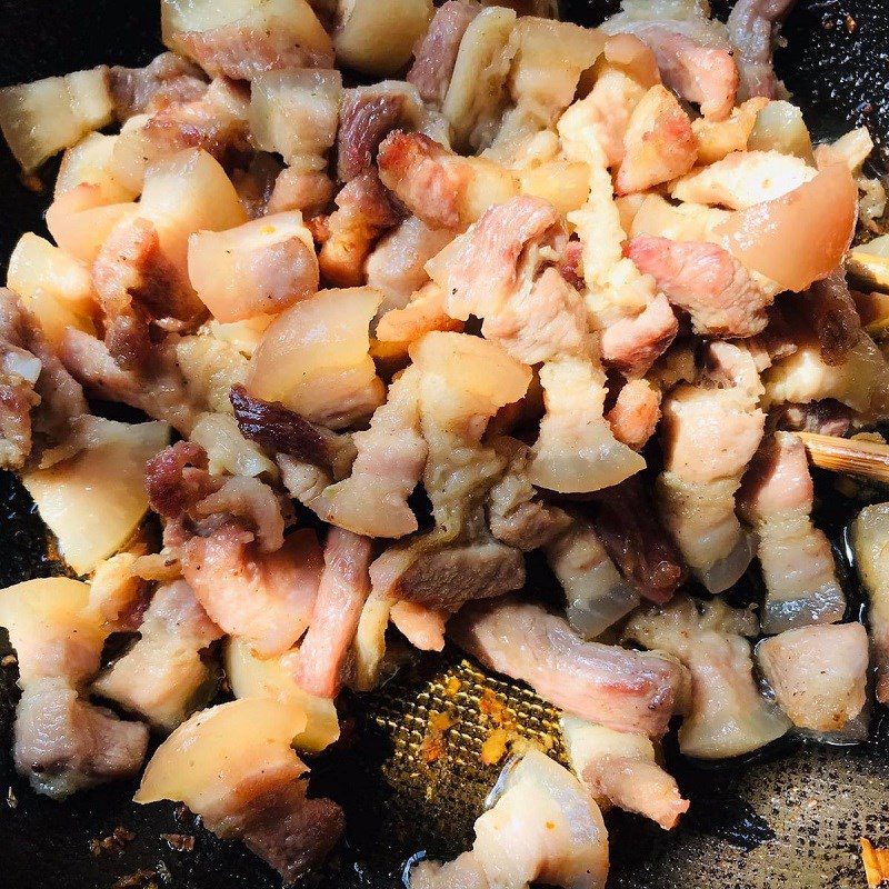 Step 4 Stir-fry Meat with Lemongrass and Chili Stir-fried Pork Belly with Lemongrass and Chili