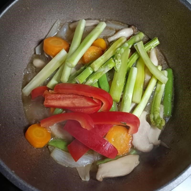 Step 2 Sauté the ingredients Tofu baked in foil vegetarian with the oven