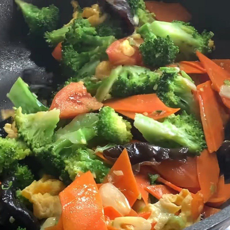 Step 4 Stir-fried eggs with vegetables Stir-fried eggs with vegetables