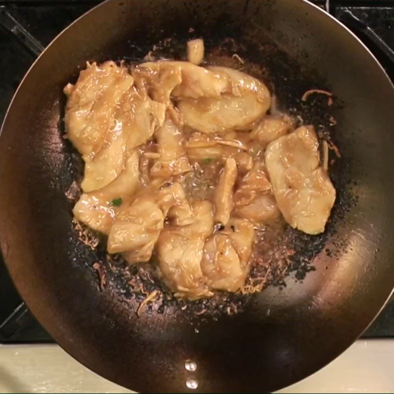 Step 3 Stir-fried chicken breast Chicken breast stir-fried with asparagus